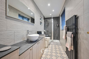 Photo 17- click for photo gallery